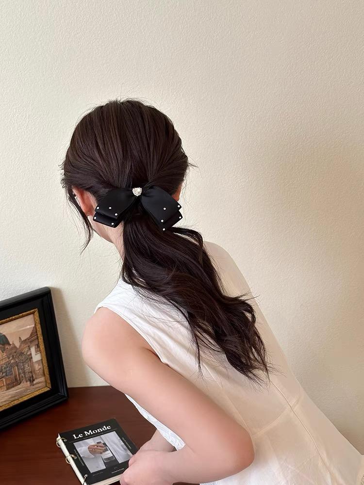 1 piece satin bow hair clip with diamond rhinestone duckbill clip for cute lady girl side clip hair clip hair clip
1 piece satin bow hair clip with diamond rhinestone duckbill clip for cute lady girl side clip hair clip hair clip