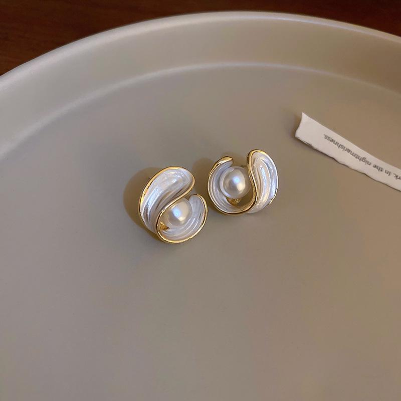 Вінтажні елітні ретро сережки в придворному стилі, легка розкіш
Вінтажні елітні ретро сережки в придворному стилі, легка розкіш