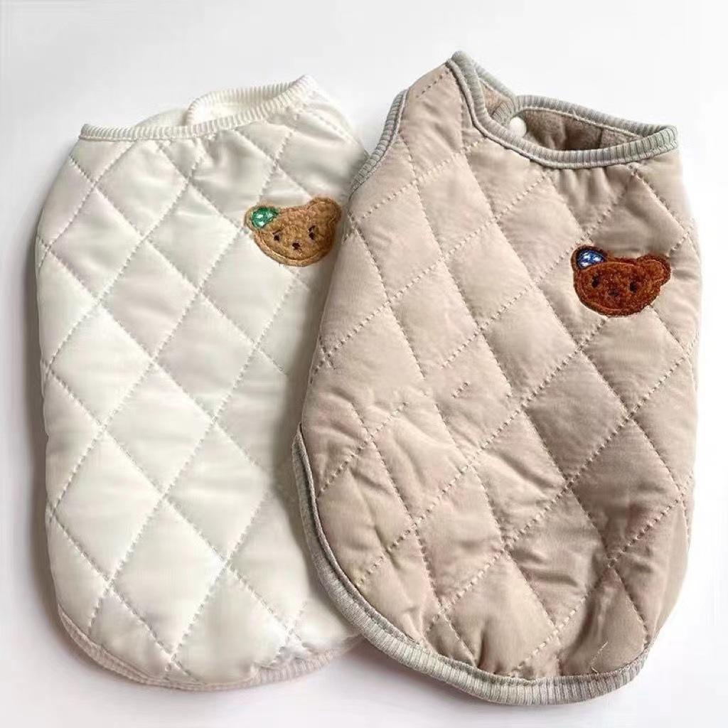 Cat clothes Winter Siamese cat kitten thermal vest Winter hairless cat thickened vest XL about 12-7.5 kg
Cat clothes Winter Siamese cat kitten thermal vest Winter hairless cat thickened vest XL about 12-7.5 kg