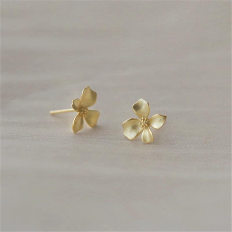925 Sterling Silver Korean Temperament Gardenia Stud Earrings for Women Sweet Wedding Jewelry Accessories Gold
925 Sterling Silver Korean Temperament Gardenia Stud Earrings for Women Sweet Wedding Jewelry Accessories Gold