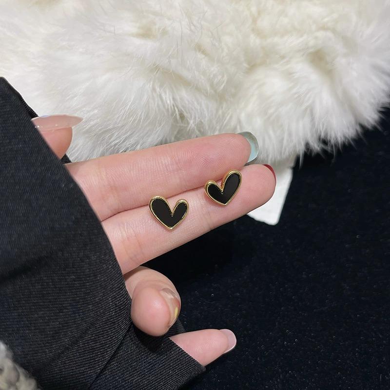 1 Pair unique love daily stud earrings women s light luxury earrings niche design earrings чёрный
1 Pair unique love daily stud earrings women s light luxury earrings niche design earrings чёрный