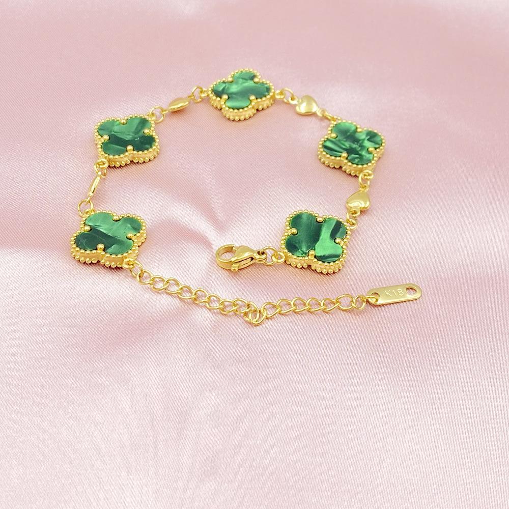 Браслет из титановой стали 15 мм Четырехлистный клевер Не выцветающий Стильный и элегантный дизайн Высококлассный браслет в форме сердца
Браслет из титановой стали 15 мм Четырехлистный клевер Не выцветающий Стильный и элегантный дизайн Высококлассный браслет в форме сердца