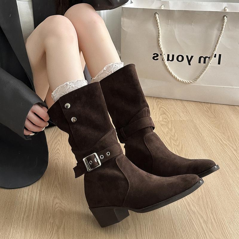 Two-wearing boots female 2025 autumn new high-end thick heel square head thin boots British style belt buckle knight boots 35 коричневый
Two-wearing boots female 2025 autumn new high-end thick heel square head thin boots British style belt buckle knight boots 35 коричневый
