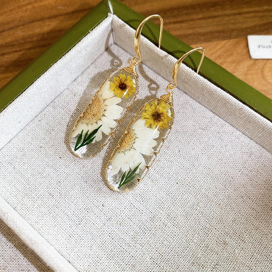New Trendy Multicolor Clear Resin Geometrical Real Dye Flowers Drop Earrings for Women Real Gold Plated Copper Jewelry
New Trendy Multicolor Clear Resin Geometrical Real Dye Flowers Drop Earrings for Women Real Gold Plated Copper Jewelry