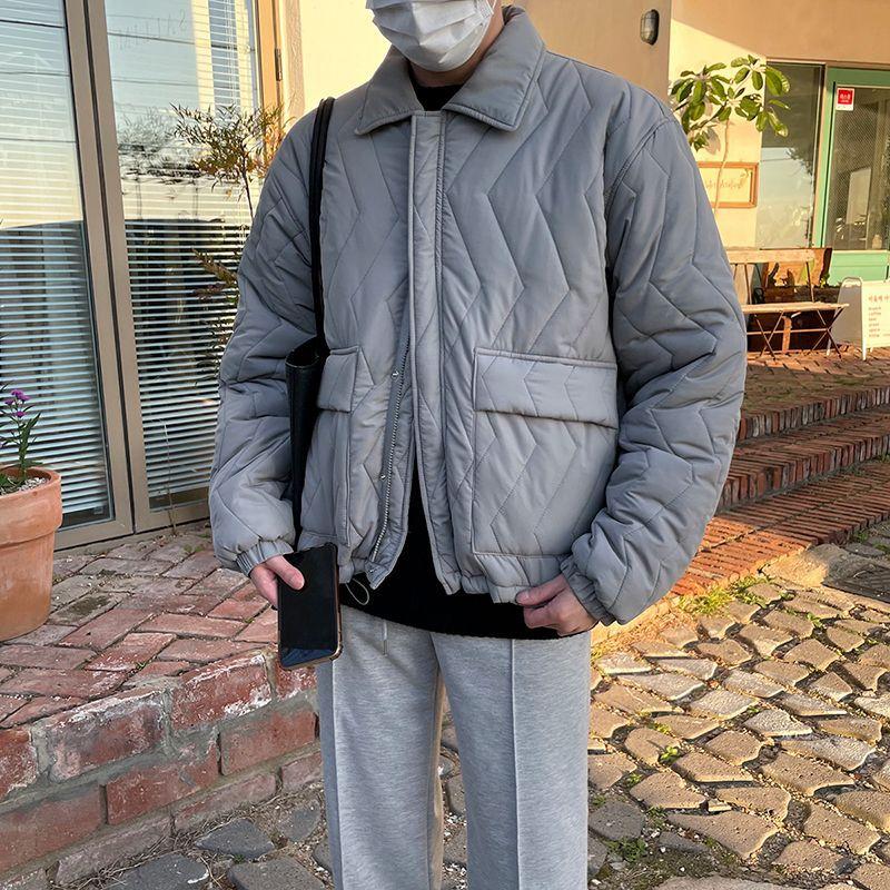Хлопковая куртка с лацканами для мужчин, зимняя свободная и модная короткая куртка в корейском стиле, хлопковое пальто и верхнее пальто 2XL серый
Хлопковая куртка с лацканами для мужчин, зимняя свободная и модная короткая куртка в корейском стиле, хлопковое пальто и верхнее пальто 2XL серый