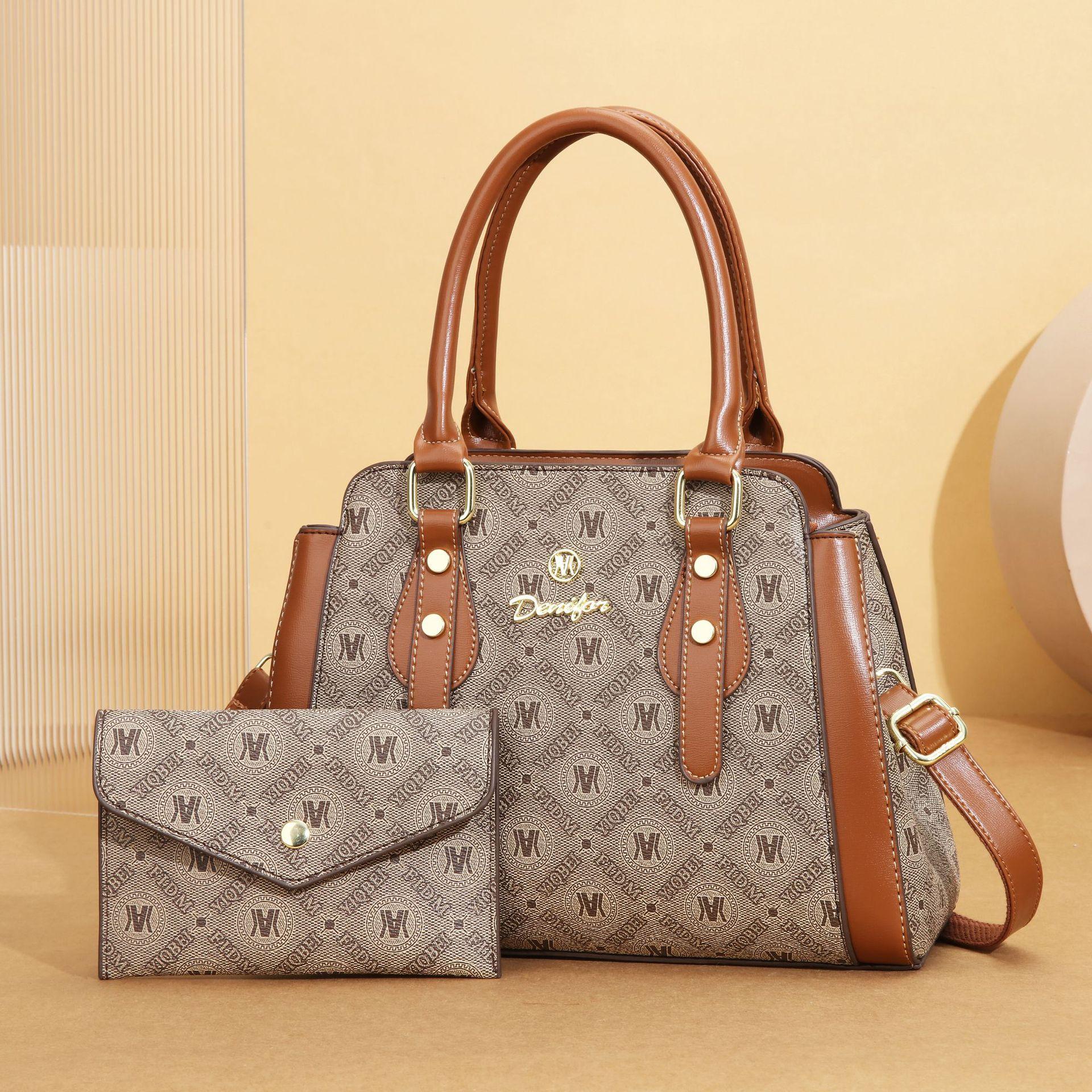 Tote bag women s 2025 new autumn and winter bag high-end sense large-capacity handbag versatile shoulder messenger bag women s bag
Tote bag women s 2025 new autumn and winter bag high-end sense large-capacity handbag versatile shoulder messenger bag women s bag