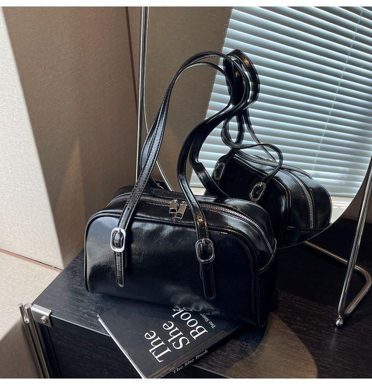This Is a Large-capacity Shoulder Bag, Simple and Fashiable, Suitable for Going Out Shopping. (30cm<Max Length<50cm) чёрный
This Is a Large-capacity Shoulder Bag, Simple and Fashiable, Suitable for Going Out Shopping. (30cm<Max Length<50cm) чёрный