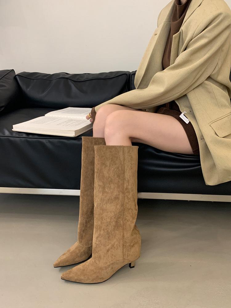 European and American low-heeled pointed high boots comfortable thin-heeled medium-heeled wide boots 42 хакі
European and American low-heeled pointed high boots comfortable thin-heeled medium-heeled wide boots 42 хакі