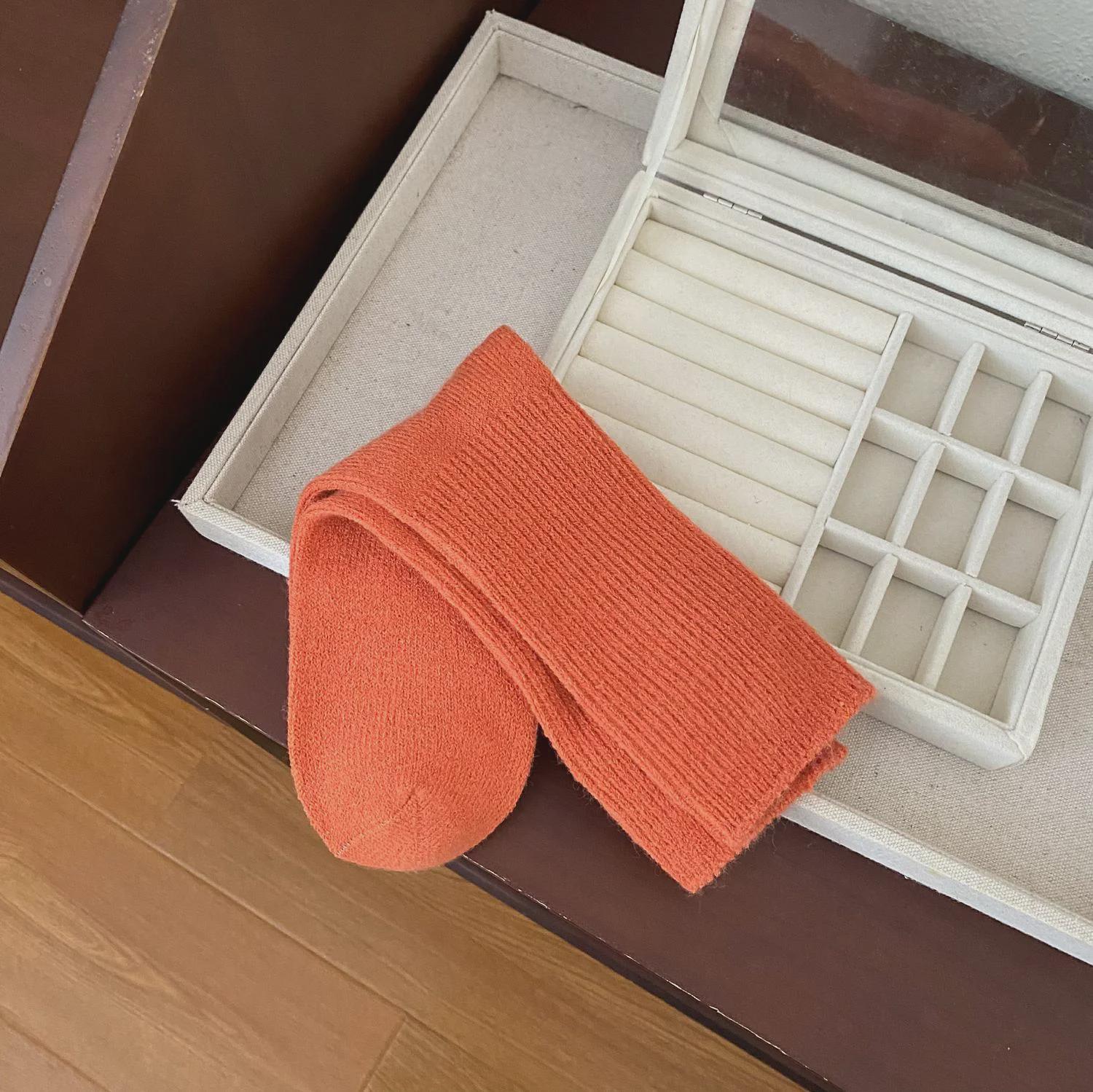 Женские корейские носки средней длины из кашемира — утолщенные, бархатистые, в стиле японского ретро. One Size
Женские корейские носки средней длины из кашемира — утолщенные, бархатистые, в стиле японского ретро. One Size