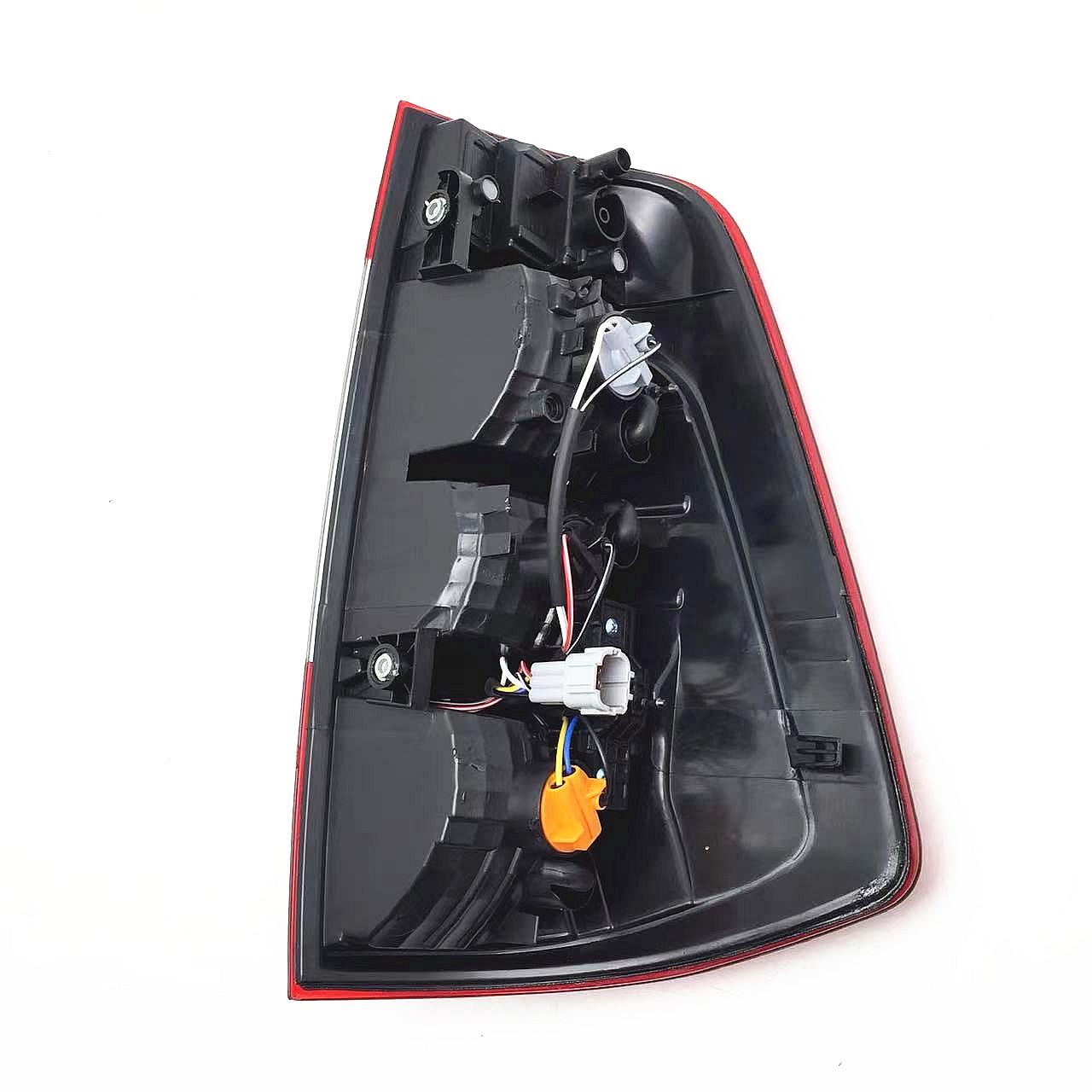 Задний фонарь и стоп-сигнал в сборе для Zhengzhou Navara Rich 6, модель 17 Premium, Driver Side (Left)
Задний фонарь и стоп-сигнал в сборе для Zhengzhou Navara Rich 6, модель 17 Premium, Driver Side (Left)