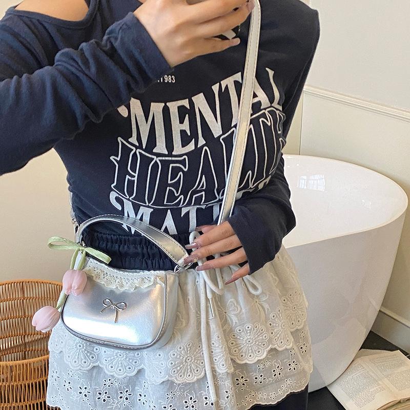 Niche design single shoulder underarm bag women s 2025 new trendy high-end sense versatile messenger bucket bag чорний
Niche design single shoulder underarm bag women s 2025 new trendy high-end sense versatile messenger bucket bag чорний