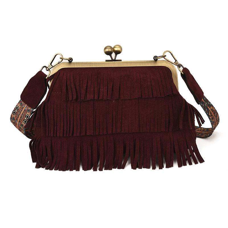 Top Metal Frame Shell Handbags Female Pearl strap Women Trend Shoulder Long Tassel Bags Ladies Daily Fringe Bags Hand Purse Bags
Top Metal Frame Shell Handbags Female Pearl strap Women Trend Shoulder Long Tassel Bags Ladies Daily Fringe Bags Hand Purse Bags
