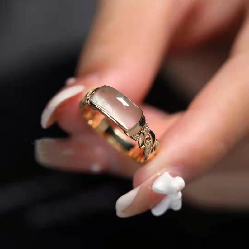 Натуральные семена льда зеленый халцедон геометрические кольца для женщин выдолбленная цепочка дизайн с регулируемым отверстием украшения в китайском стиле
Натуральные семена льда зеленый халцедон геометрические кольца для женщин выдолбленная цепочка дизайн с регулируемым отверстием украшения в китайском стиле