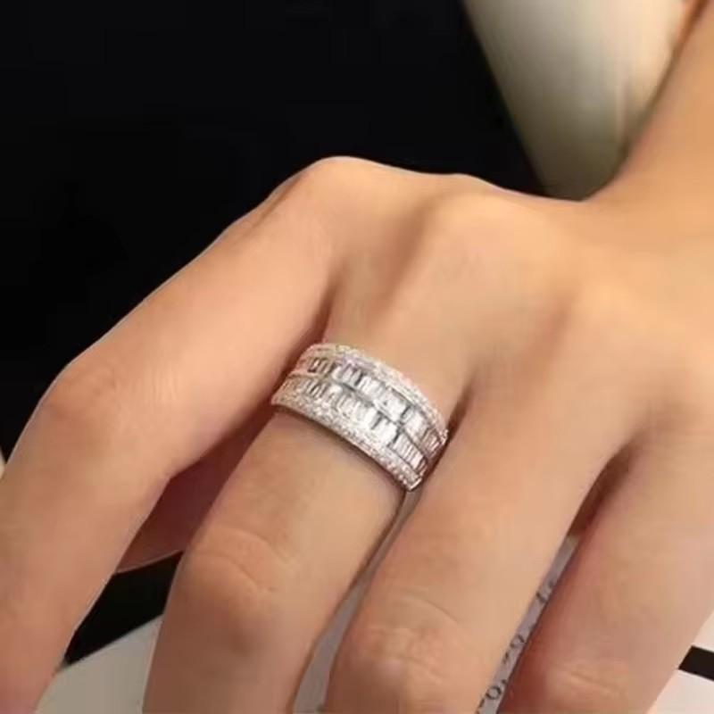 Модное широкое кольцо Huitan с бриллиантами циркония, роскошные аксессуары для свадебной церемонии для женщин, великолепные помолвочные украшения 10
Модное широкое кольцо Huitan с бриллиантами циркония, роскошные аксессуары для свадебной церемонии для женщин, великолепные помолвочные украшения 10