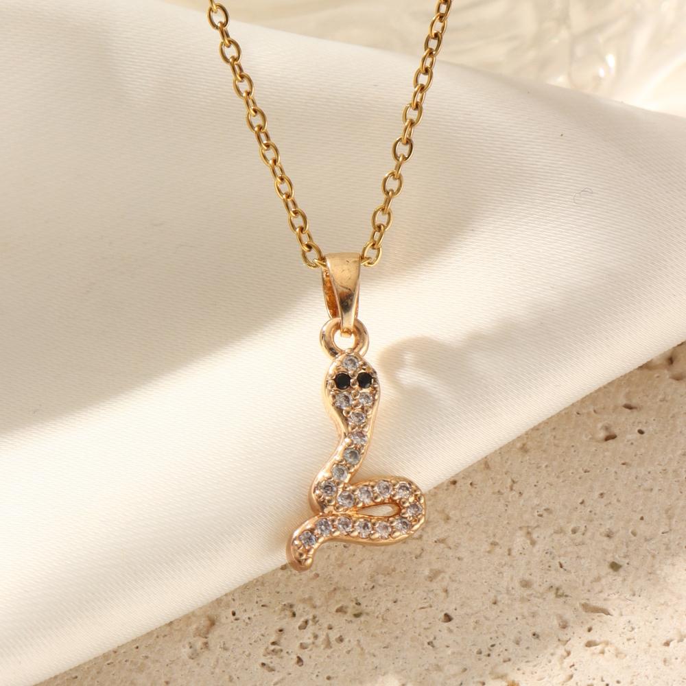 Small Snake Shape Pendant Necklace for Women 2025 New Fashion Golden Stainless Steel Chain Wedding Party Jewelry Accessories золотий
Small Snake Shape Pendant Necklace for Women 2025 New Fashion Golden Stainless Steel Chain Wedding Party Jewelry Accessories золотий