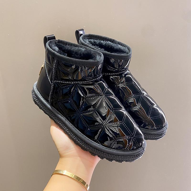 Snow boots women s 2025 new winter velvet thickened waterproof non-slip foreign style warm Northeast cotton shoes 35
Snow boots women s 2025 new winter velvet thickened waterproof non-slip foreign style warm Northeast cotton shoes 35