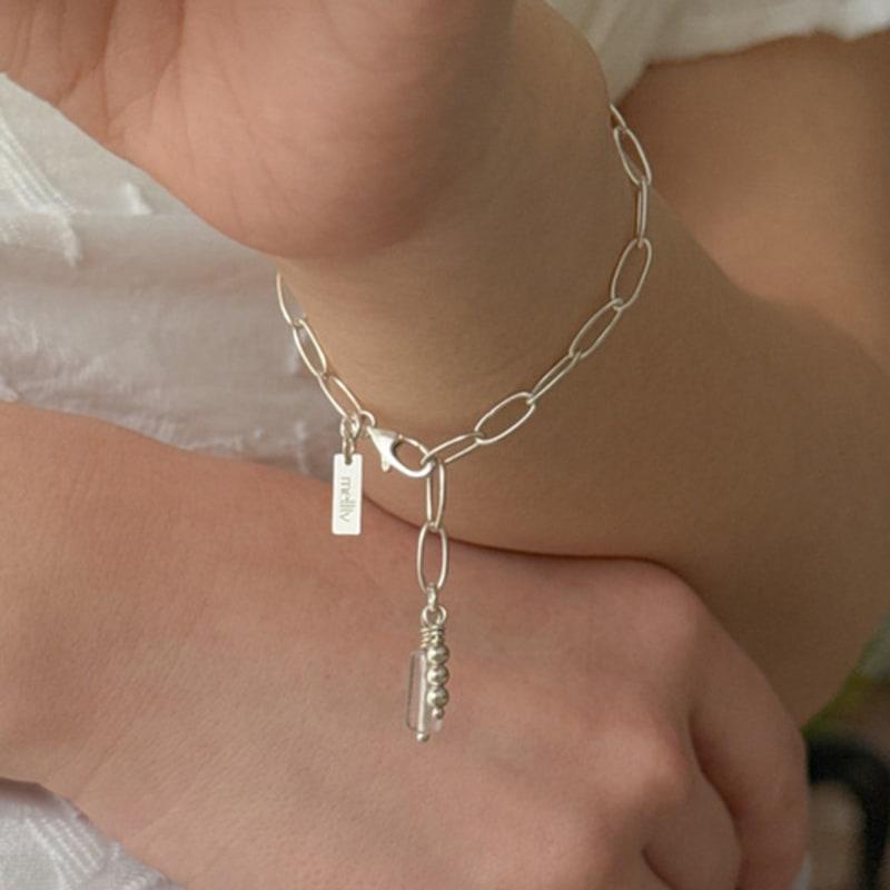 Melliv Silver Gemstone Chain Bracelet_mvb13 About 16cm
Melliv Silver Gemstone Chain Bracelet_mvb13 About 16cm