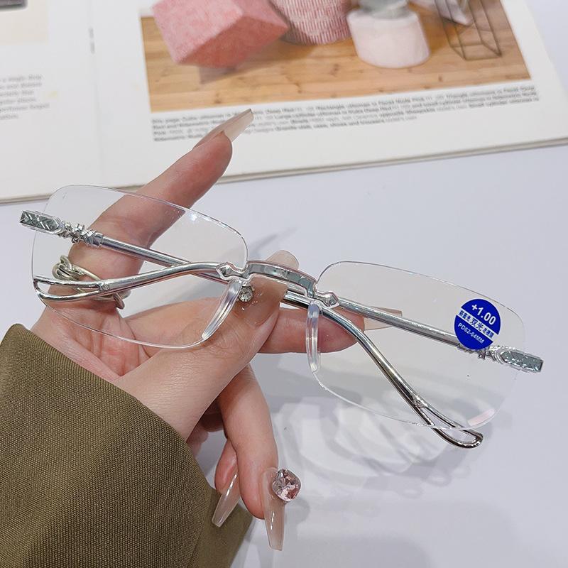 New Frameless Presbyopia Glasses For Women Ultra Light Metal Anti Blue Light Reading Glasses High-Definition Middle-Aged Glasses 2.0
New Frameless Presbyopia Glasses For Women Ultra Light Metal Anti Blue Light Reading Glasses High-Definition Middle-Aged Glasses 2.0