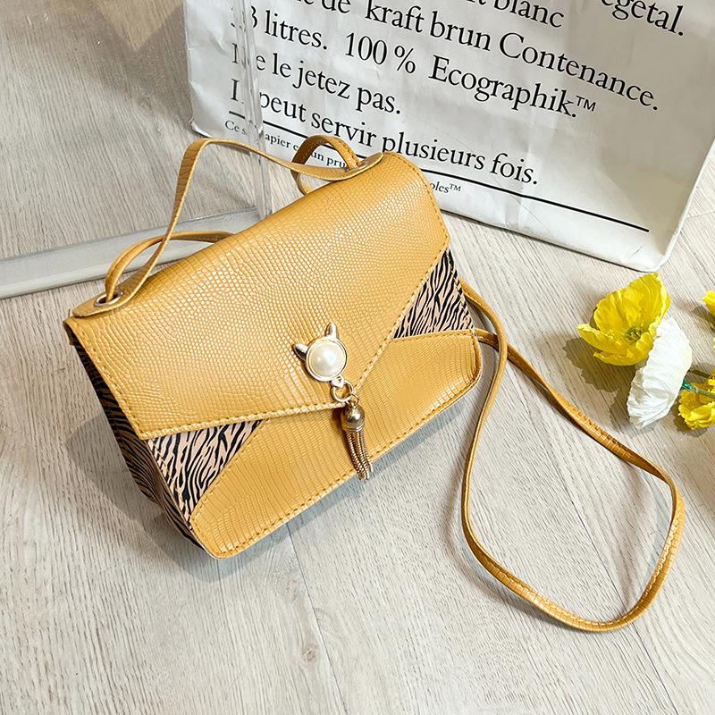 Pearl pendant single shoulder crossbody small square bag versatile trend contrasting color mobile phone change women s bag жёлтый
Pearl pendant single shoulder crossbody small square bag versatile trend contrasting color mobile phone change women s bag жёлтый
