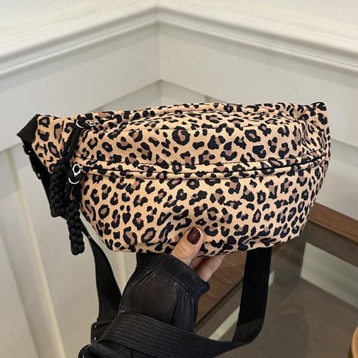 Women s Leopard Print Chest Bag Large Capacity Waist Bag for Women Travel, Shopping, Everyday Use Stylish Shoulder Crossbody Bag
Women s Leopard Print Chest Bag Large Capacity Waist Bag for Women Travel, Shopping, Everyday Use Stylish Shoulder Crossbody Bag