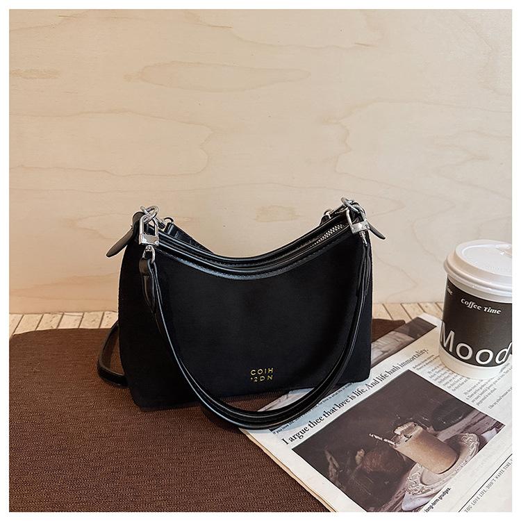 Осень и зима популярные ретро сумки высокая мода темные сумки для поездок мессенджеры сумки большой вместимости универсальные сумки через плечо чёрный
Осень и зима популярные ретро сумки высокая мода темные сумки для поездок мессенджеры сумки большой вместимости универсальные сумки через плечо чёрный