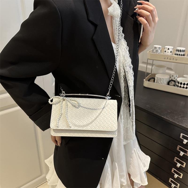 Solid color simple weaving casual texture temperament practical metal portable shoulder underarm bag women белый
Solid color simple weaving casual texture temperament practical metal portable shoulder underarm bag women белый