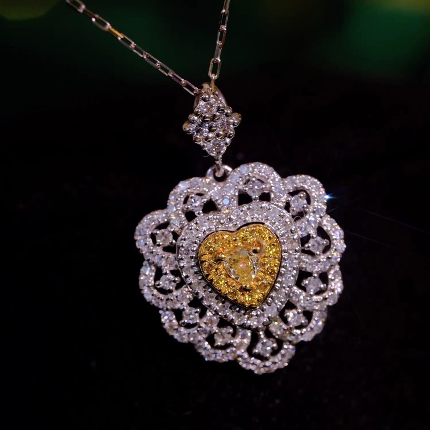 Элегантный роскошный модный кулон в форме сердца с желтым бриллиантом, слегка инкрустированный высокоуглеродистым бриллиантом, ожерелье из циркония с дизайном Love Hollow Design для женщин
Элегантный роскошный модный кулон в форме сердца с желтым бриллиантом, слегка инкрустированный высокоуглеродистым бриллиантом, ожерелье из циркония с дизайном Love Hollow Design для женщин