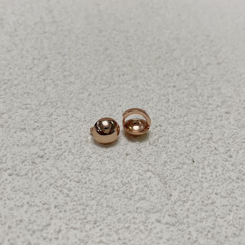 Стиль полусфера блестящие серьги-пряжки женские модные темпераментные простые геометрические мини-украшения для ушей
Стиль полусфера блестящие серьги-пряжки женские модные темпераментные простые геометрические мини-украшения для ушей