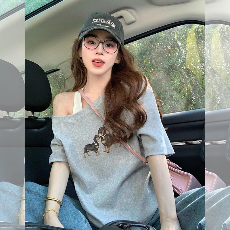 Women s Summer 2025 Grey One-Shoulder Short-Sleeve Loose Top, 92% Cotton, 8% Spandex. Extra Large
Women s Summer 2025 Grey One-Shoulder Short-Sleeve Loose Top, 92% Cotton, 8% Spandex. Extra Large