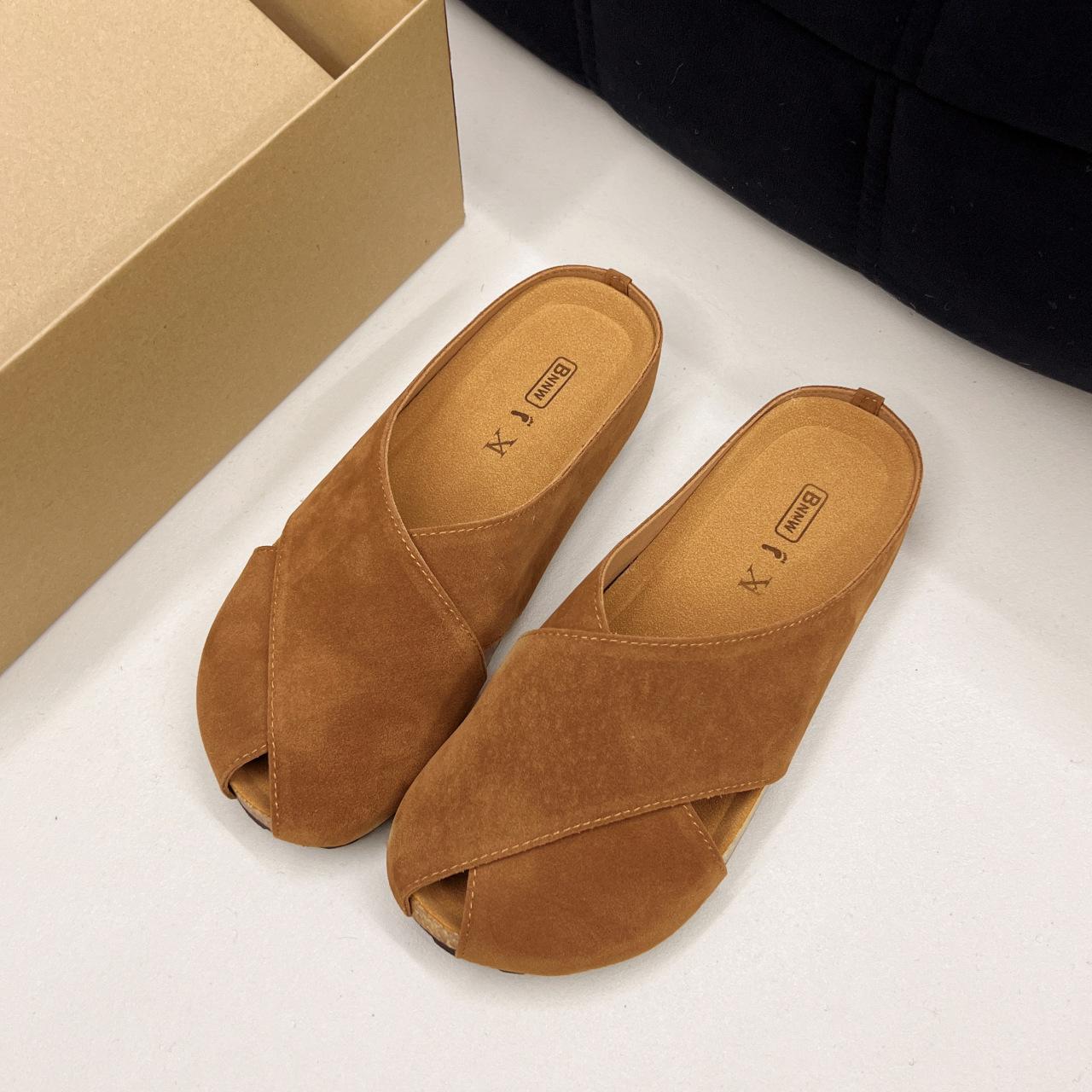 Тапочки-полуботинки «ленивый рот» женская весенняя верхняя одежда плоские туфли мягкие подошвы 2025 новые туфли muller с одной педалью 36 верблюд
Тапочки-полуботинки «ленивый рот» женская весенняя верхняя одежда плоские туфли мягкие подошвы 2025 новые туфли muller с одной педалью 36 верблюд