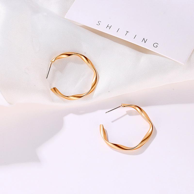 Geometry Simple Spiral Curved Drop Earrings for Women Wave C Shape Metal Dangle Earrings Fashion Party Wedding Zircon
Geometry Simple Spiral Curved Drop Earrings for Women Wave C Shape Metal Dangle Earrings Fashion Party Wedding Zircon