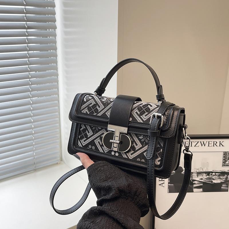 сумка через плечо для работы, нишевый дизайн, маленькая квадратная сумка, новая летняя женская сумка через плечо, модная сумка через плечо чёрный