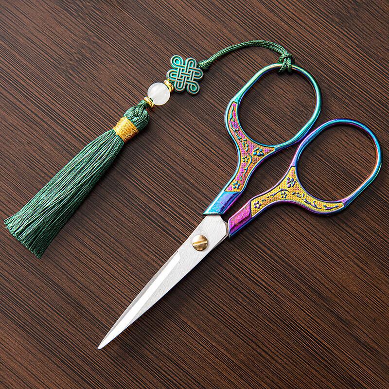 Retro Chinese Plum Blossom Tea Scissors
Retro Chinese Plum Blossom Tea Scissors