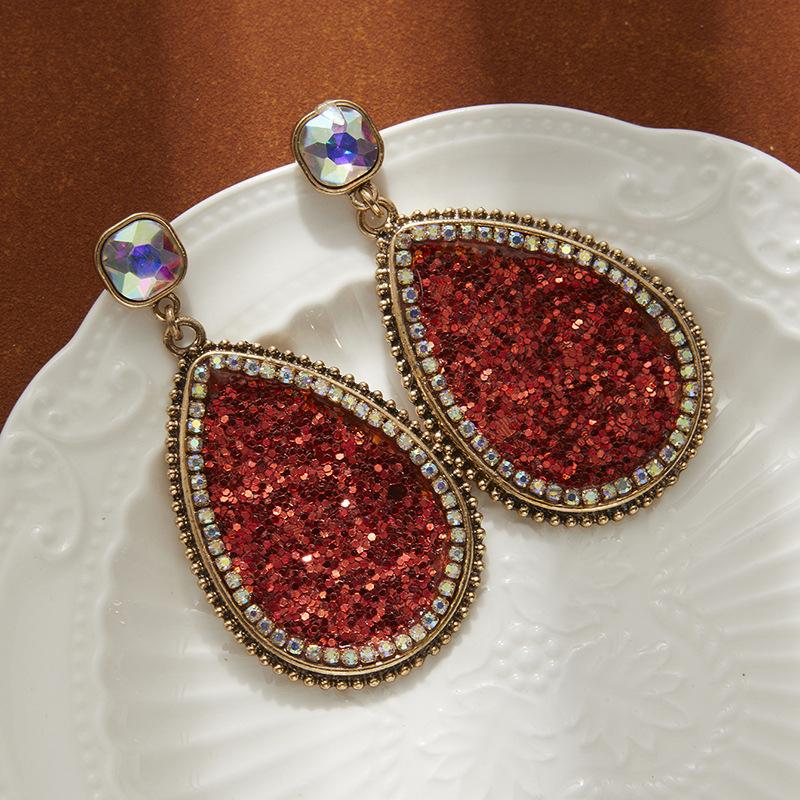 Creative Sequined Colored Diamond Earrings, High-End Female Bohemian Drop Earrings, Party Ear Jewelry.
Creative Sequined Colored Diamond Earrings, High-End Female Bohemian Drop Earrings, Party Ear Jewelry.