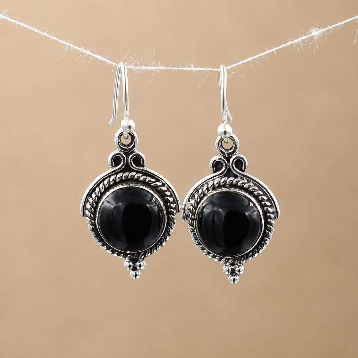 Black Onyx Round Earrings in 925 Sterling Silver, Oxidized Handmade Boho Dangle Earrings, Gothic Gemstone Jewelry for Women срібний
Black Onyx Round Earrings in 925 Sterling Silver, Oxidized Handmade Boho Dangle Earrings, Gothic Gemstone Jewelry for Women срібний