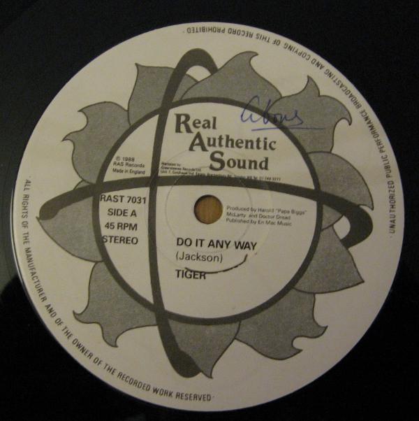 12inch Record TIGER - Do It Any Way RAST7031 Real Authentic 1988 UK Reggae, Ska & Dub Used
12inch Record TIGER - Do It Any Way RAST7031 Real Authentic 1988 UK Reggae, Ska & Dub Used