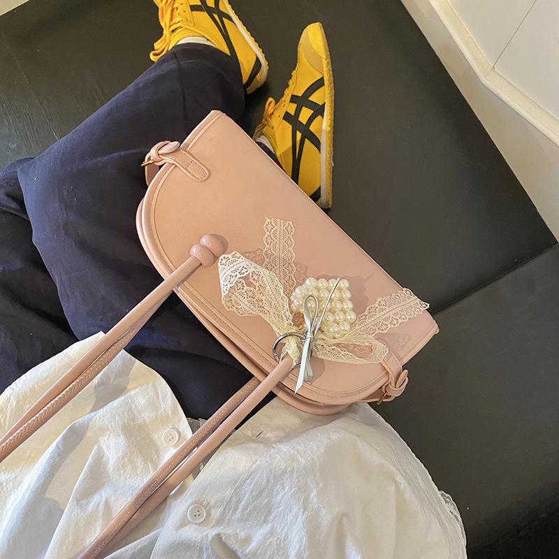 Niche popular handbag women s 2025 spring and summer new simple and versatile shoulder bag textured underarm bag pillow 29*7.5*16
Niche popular handbag women s 2025 spring and summer new simple and versatile shoulder bag textured underarm bag pillow 29*7.5*16