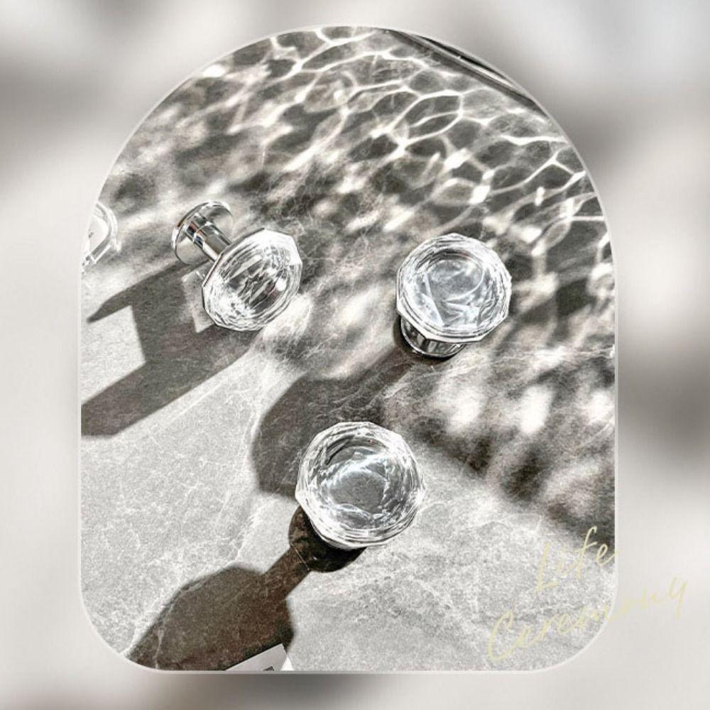 Transparent Protecting Long Manicures Self-adhesive Shape Button Water Tank прозорий
Transparent Protecting Long Manicures Self-adhesive Shape Button Water Tank прозорий