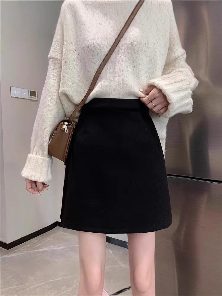 Plus Size High Waist Woolen A-Line Skirt, Autumn Winter Korean Style, Black Petite Mini Skirt 4XL
Plus Size High Waist Woolen A-Line Skirt, Autumn Winter Korean Style, Black Petite Mini Skirt 4XL