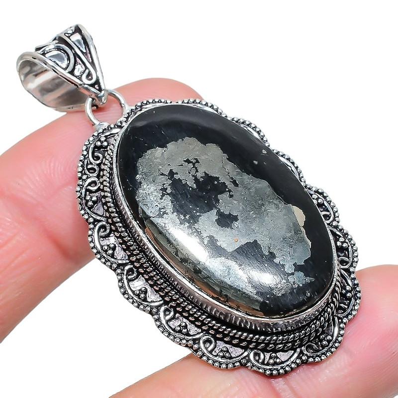 Pyrite Agate Gemstone Handmade 925 Sterling Silver Jewelry Pendant 2.17 AH-893 2.2 золотистий
Pyrite Agate Gemstone Handmade 925 Sterling Silver Jewelry Pendant 2.17 AH-893 2.2 золотистий