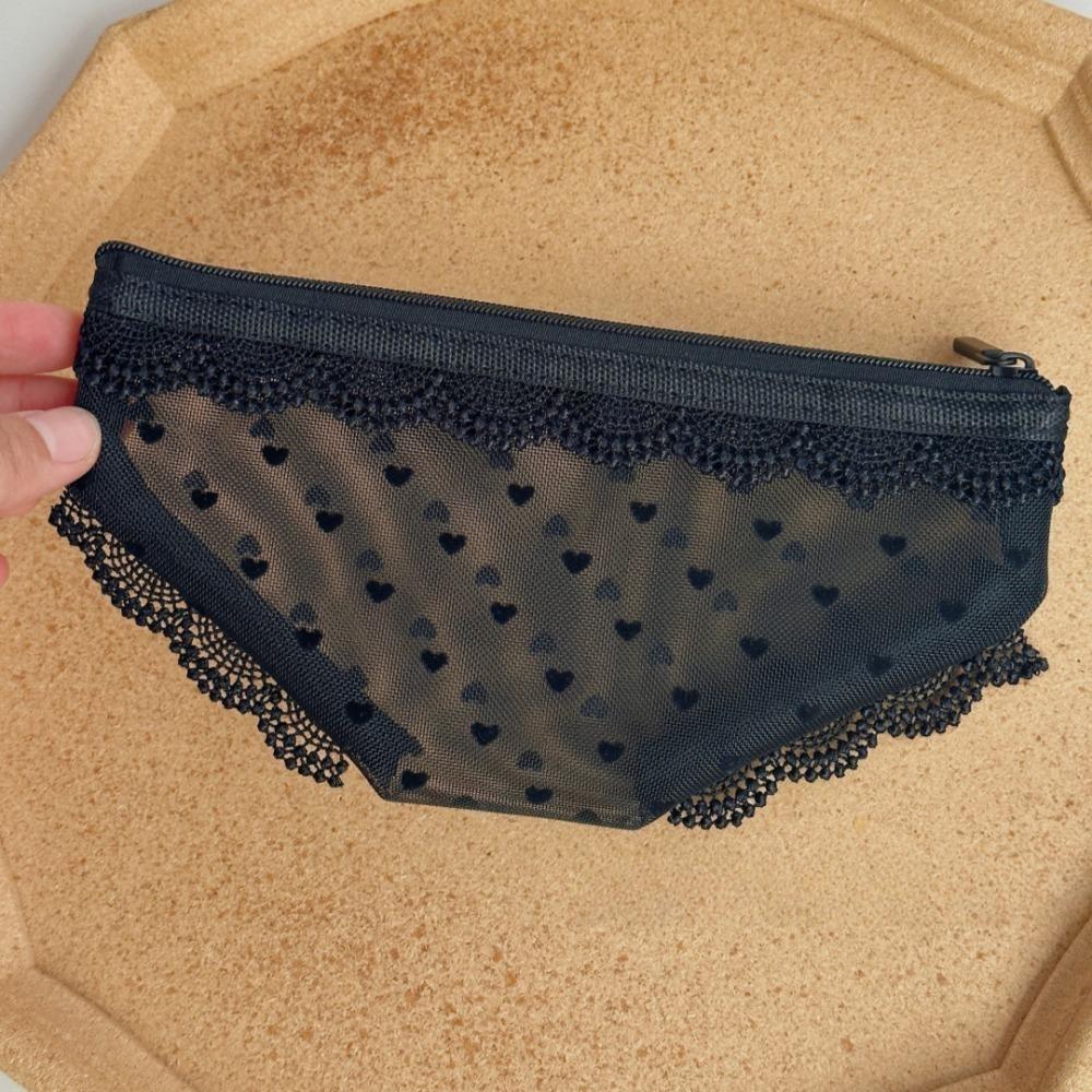 Unique Briefs Shape Cosmetic Bag Lace Heart Mesh Makeup Storage Pouch Y2K Transparent Toiletry Bag Storage for Travel
Unique Briefs Shape Cosmetic Bag Lace Heart Mesh Makeup Storage Pouch Y2K Transparent Toiletry Bag Storage for Travel