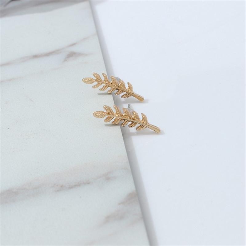 Gold Color Leaf Stud Earrings for Gilrs Punk Personality Feather Earrings Simple Feather Design Fashion Zircon Brincos
Gold Color Leaf Stud Earrings for Gilrs Punk Personality Feather Earrings Simple Feather Design Fashion Zircon Brincos