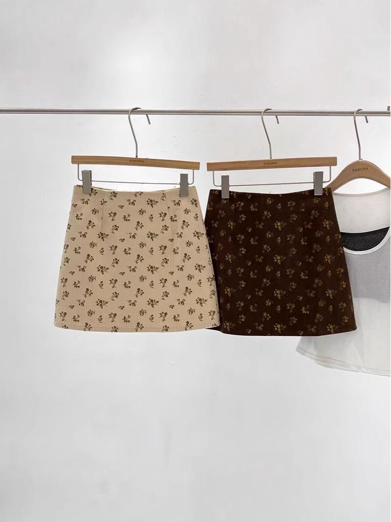 Korean Style High-Waisted Floral Corduroy A-Line Mini Skirt L абрикосовий
Korean Style High-Waisted Floral Corduroy A-Line Mini Skirt L абрикосовий