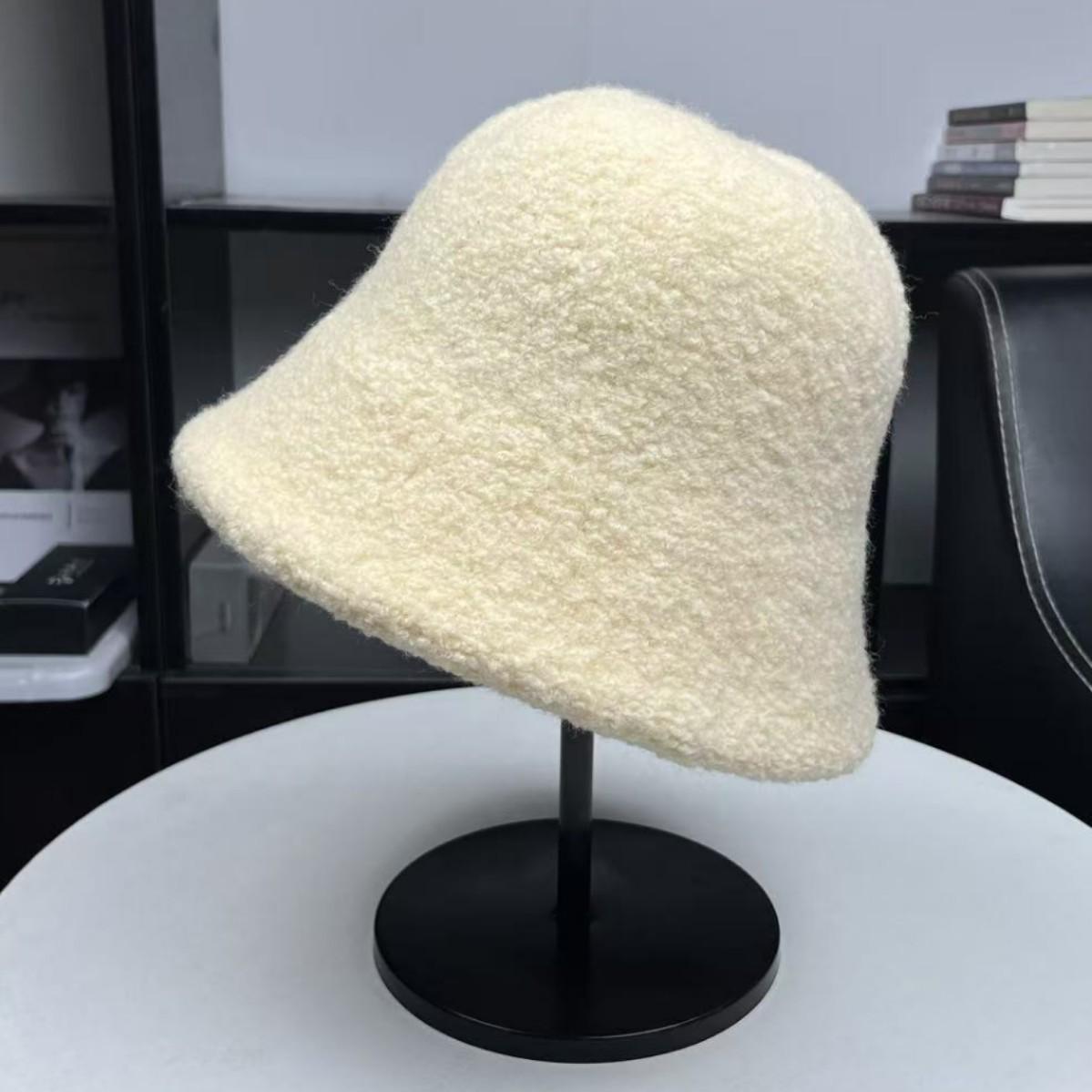 High-quality lamb wool fisherman s hat children s autumn and winter solid color versatile warm bucket hat plain face washbasin hat M(55-58cm) бежевий
High-quality lamb wool fisherman s hat children s autumn and winter solid color versatile warm bucket hat plain face washbasin hat M(55-58cm) бежевий