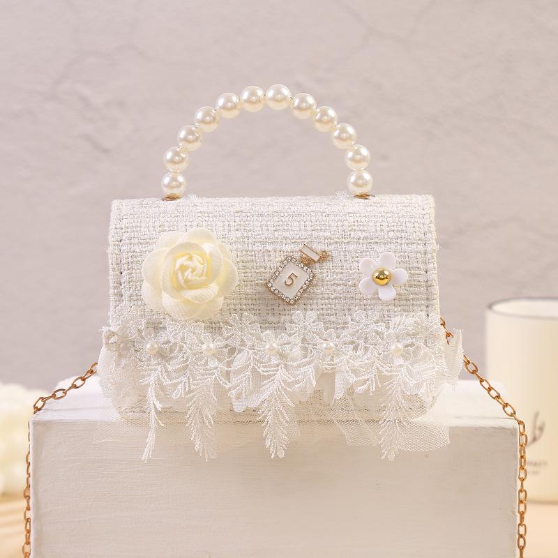 Сумка для малышей Xiaoxiangfeng Snowflake Velvet Princess с жемчужной ручкой белый
Сумка для малышей Xiaoxiangfeng Snowflake Velvet Princess с жемчужной ручкой белый