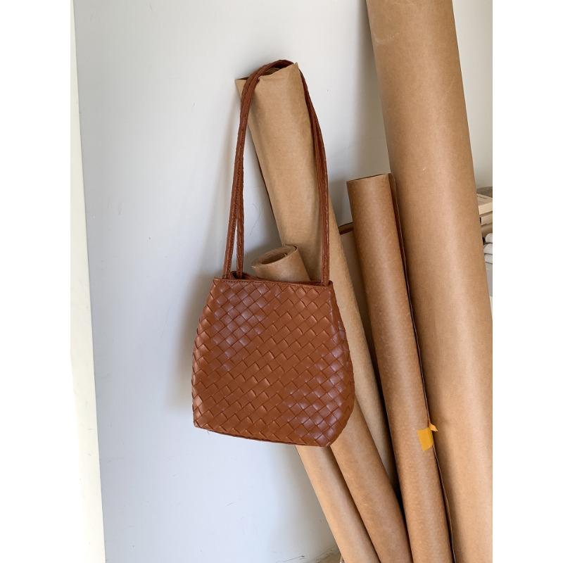 Retro woven bag niche design high-end sense new women s shoulder bag versatile fashion bucket bag women коричневый
Retro woven bag niche design high-end sense new women s shoulder bag versatile fashion bucket bag women коричневый