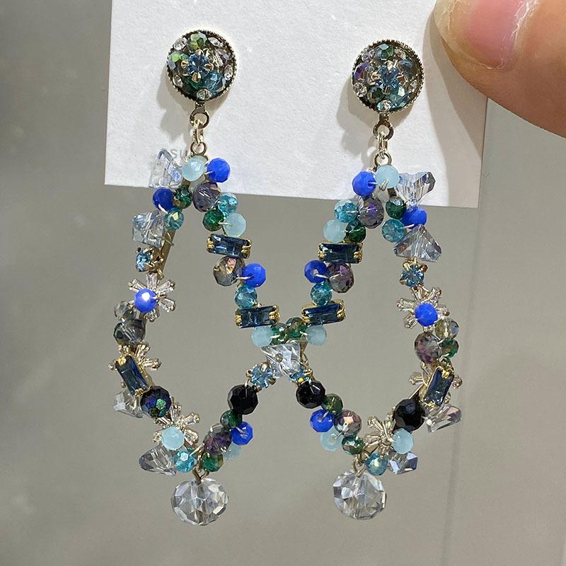 Dongdaemun light luxury high-end earrings women s niche temperament versatile 2025 new exquisite earrings
Dongdaemun light luxury high-end earrings women s niche temperament versatile 2025 new exquisite earrings