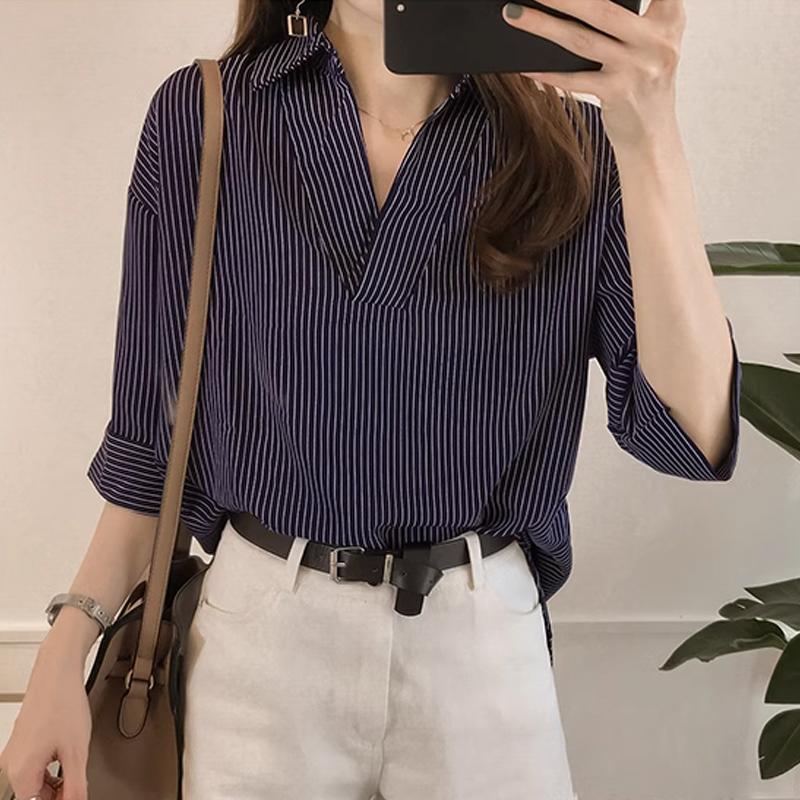 Летняя женская полосатая офисная рубашка с коротким рукавом, свободная, тонкая, повседневная, простая, с лацканами, элегантная, базовая, больших размеров, женская одежда XXXXL королевский синий
Летняя женская полосатая офисная рубашка с коротким рукавом, свободная, тонкая, повседневная, простая, с лацканами, элегантная, базовая, больших размеров, женская одежда XXXXL королевский синий