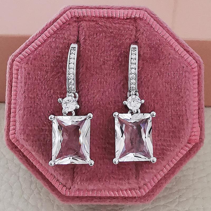 Европейско-американская мода Циркониевые серьги Принцесса Квадрат - E5606 белый
Европейско-американская мода Циркониевые серьги Принцесса Квадрат - E5606 белый