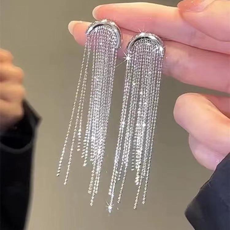 Temperament, Long Style, Slimming Tassel Earrings, Female Earrings, Cool Style, Light Luxury, Versatile Earrings, Personality Trend
Temperament, Long Style, Slimming Tassel Earrings, Female Earrings, Cool Style, Light Luxury, Versatile Earrings, Personality Trend
